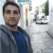 Tengo 24 años y Soy profesor de Inglés